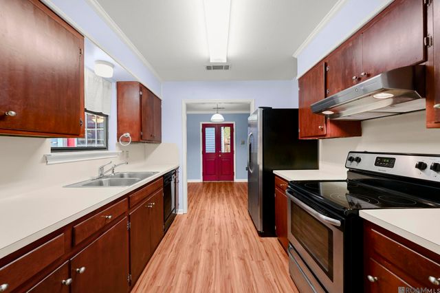 1329 Harwich Dr, Baton Rouge, LA 70820