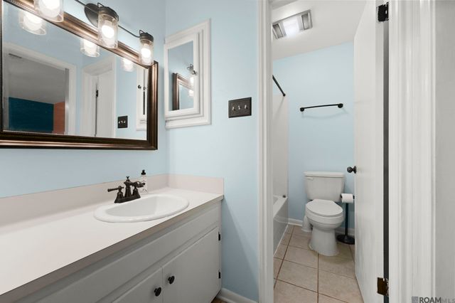 1329 Harwich Dr, Baton Rouge, LA 70820