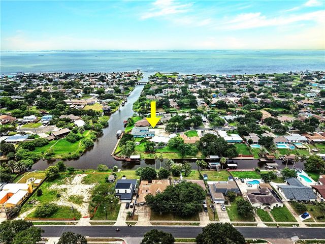 3306 Bali Dr, Corpus Christi, TX 78418