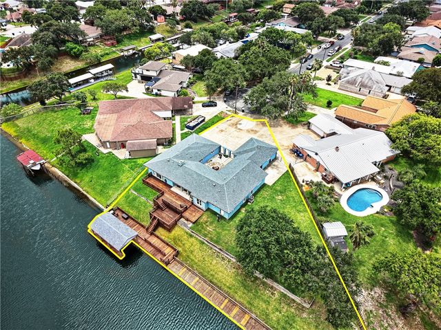 3306 Bali Dr, Corpus Christi, TX 78418