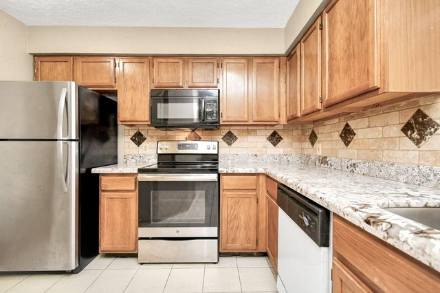 2501 Gulf Freeway 250D, Dickinson, TX 77539