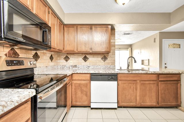 2501 Gulf Freeway 250D, Dickinson, TX 77539