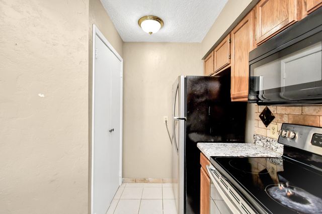 2501 Gulf Freeway 250D, Dickinson, TX 77539