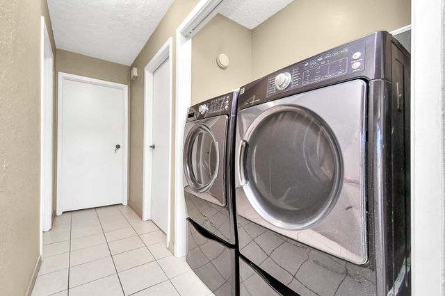 2501 Gulf Freeway 250D, Dickinson, TX 77539