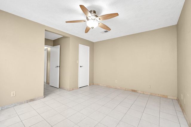 2501 Gulf Freeway 250D, Dickinson, TX 77539