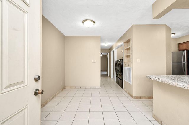 2501 Gulf Freeway 250D, Dickinson, TX 77539