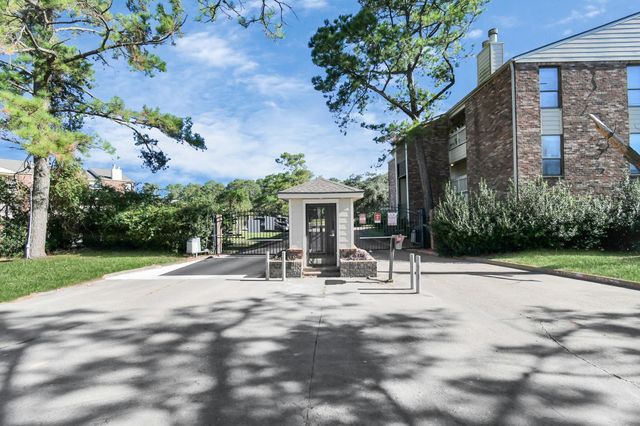 2501 Gulf Freeway 250D, Dickinson, TX 77539