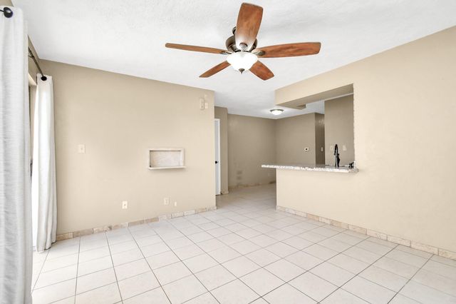 2501 Gulf Freeway 250D, Dickinson, TX 77539