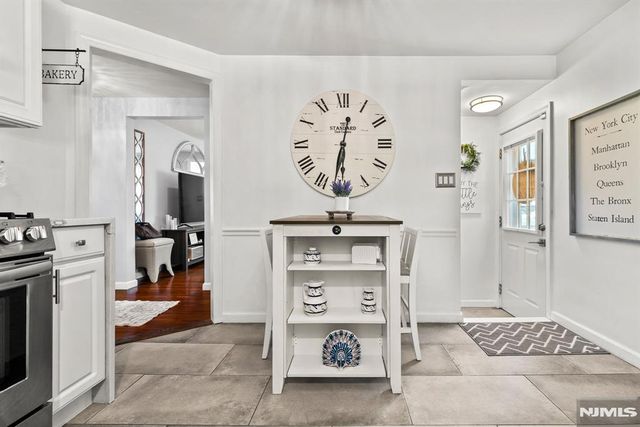 10 Dale Drive, Fairfield, NJ 07004