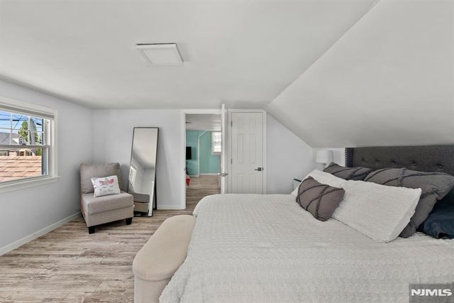 10 Dale Drive, Fairfield, NJ 07004