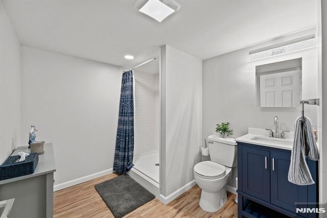 10 Dale Drive, Fairfield, NJ 07004