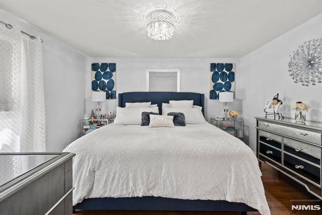 10 Dale Drive, Fairfield, NJ 07004