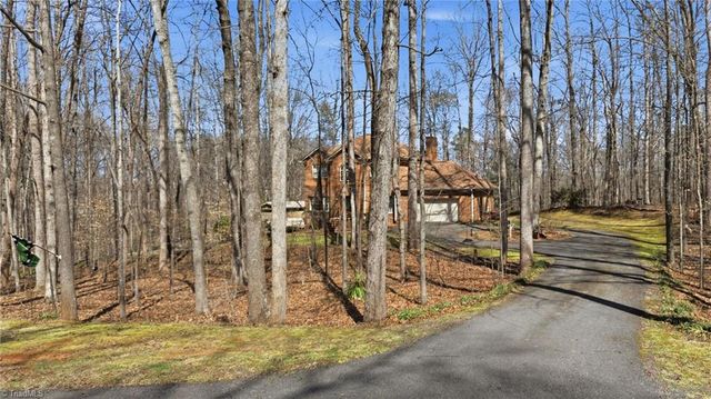 1100 Woodridge Lane, Yadkinville, NC 27055