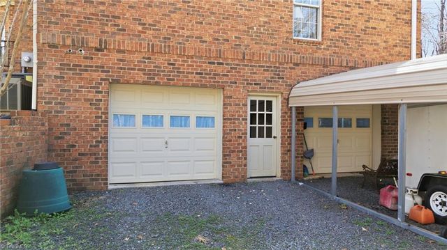 1100 Woodridge Lane, Yadkinville, NC 27055