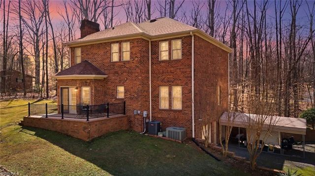 1100 Woodridge Lane, Yadkinville, NC 27055