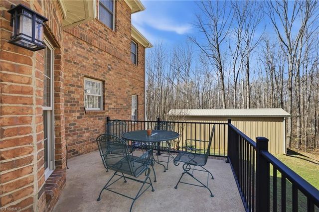 1100 Woodridge Lane, Yadkinville, NC 27055