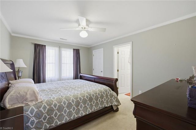 1100 Woodridge Lane, Yadkinville, NC 27055