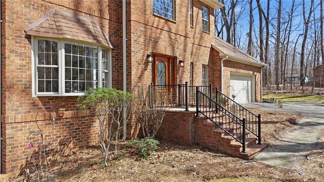 1100 Woodridge Lane, Yadkinville, NC 27055