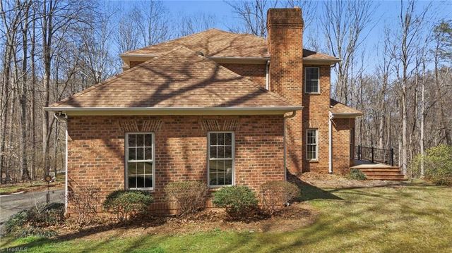 1100 Woodridge Lane, Yadkinville, NC 27055