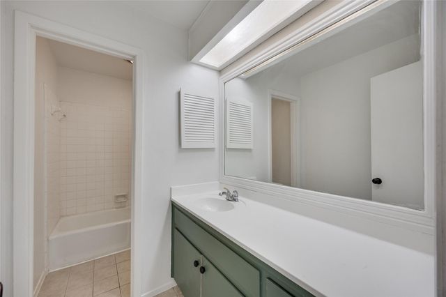 1807 Briar Hill DR A & B, Austin, TX 78741
