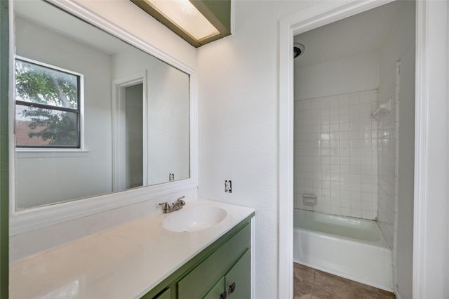 1807 Briar Hill DR A & B, Austin, TX 78741