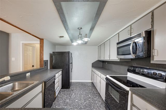 1807 Briar Hill DR A & B, Austin, TX 78741