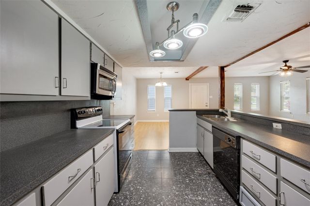1807 Briar Hill DR A & B, Austin, TX 78741