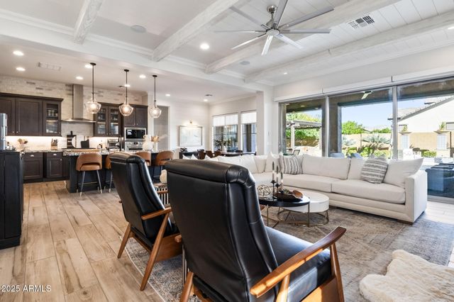 4083 S DEBRA Drive, Gilbert, AZ 85297