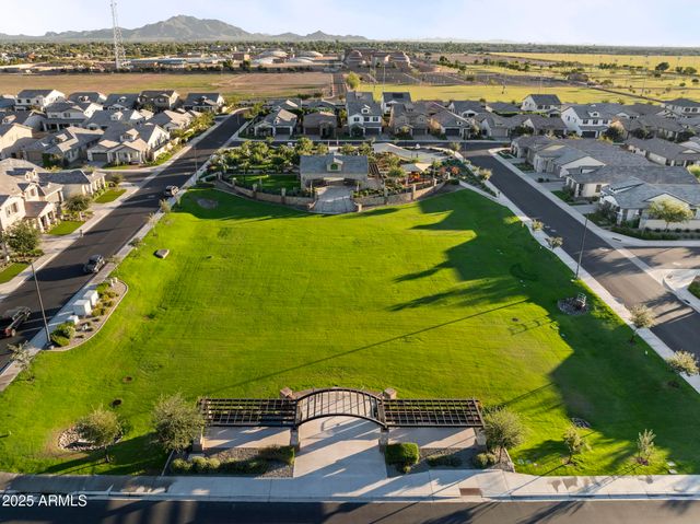 4083 S DEBRA Drive, Gilbert, AZ 85297