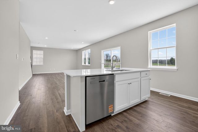 3048 MARTHA WAY, Pennsburg, PA 18073