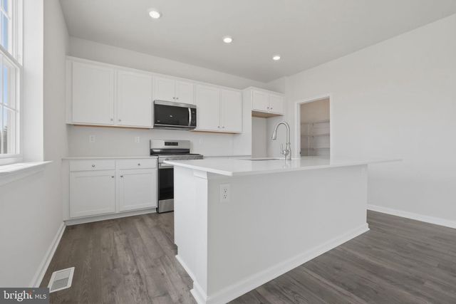 3048 MARTHA WAY, Pennsburg, PA 18073