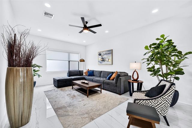 2187 MAIN STREET, Sarasota, FL 34237