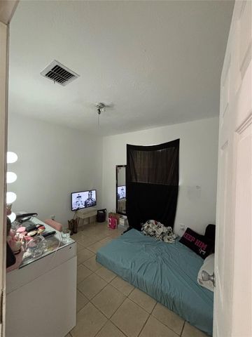 8611 Amblewood Drive, Houston, TX 77099