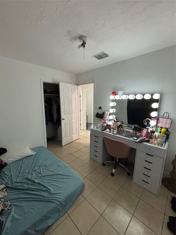 8611 Amblewood Drive, Houston, TX 77099
