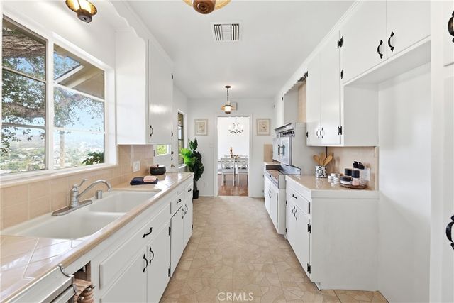 1566 Silverwood, Los Angeles, CA 90041