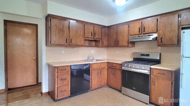 505 lincoln Boulevard C, Middlesex, NJ 08846