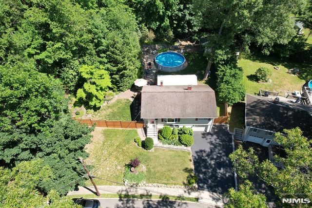 30 Knolls, Bloomingdale, NJ 07403