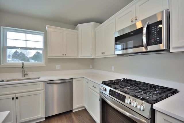 1121 Elderberry ROAD, Oconomowoc, WI 53066