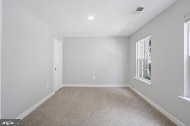 22952 FLEET TER, Sterling, VA 20166