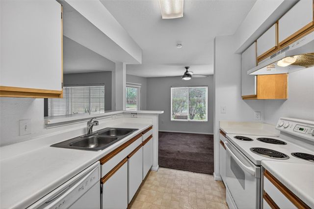 2361 NW 33rd Street 605, Oakland Park, FL 33309