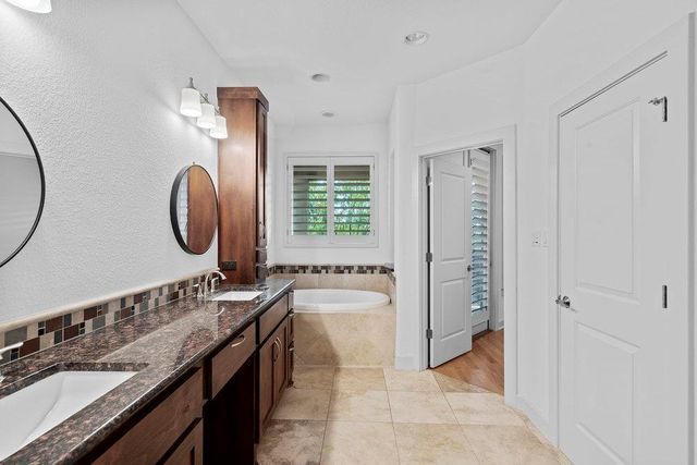 6533 E Hill DR 3, Austin, TX 78731