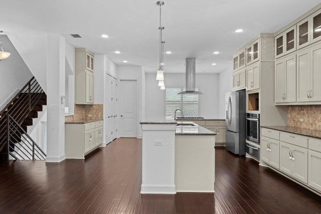 6533 E Hill DR 3, Austin, TX 78731