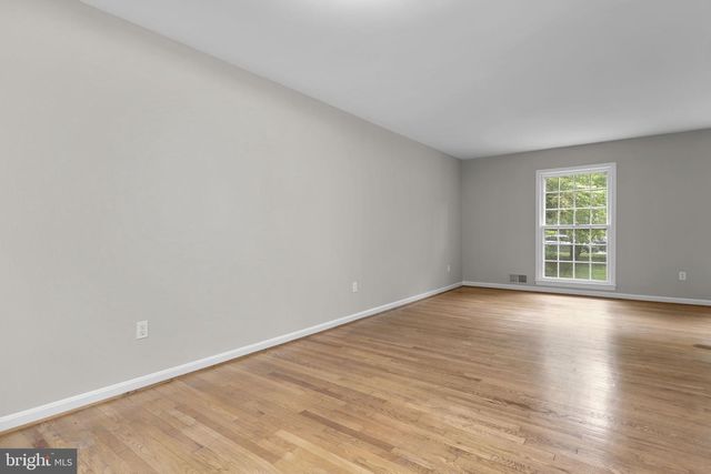 1585 KIMBLEWICK RD, Potomac, MD 20854