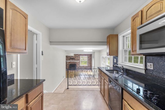 1585 KIMBLEWICK RD, Potomac, MD 20854