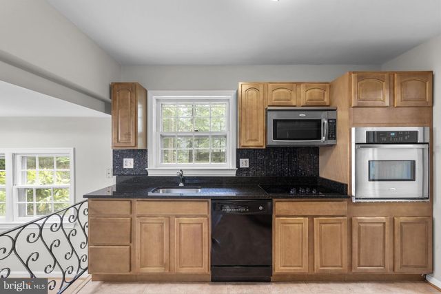 1585 KIMBLEWICK RD, Potomac, MD 20854