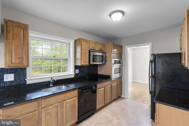1585 KIMBLEWICK RD, Potomac, MD 20854