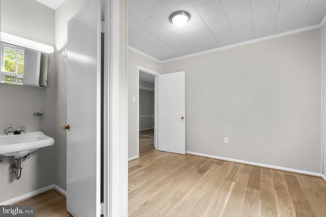 1585 KIMBLEWICK RD, Potomac, MD 20854