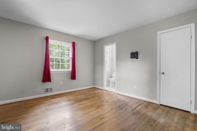 1585 KIMBLEWICK RD, Potomac, MD 20854