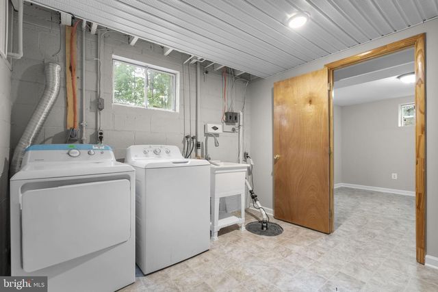 1585 KIMBLEWICK RD, Potomac, MD 20854