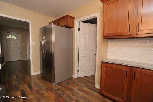3221 Stratford Ave, Louisville, KY 40218